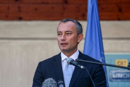 ملادينوف يعلن توقيع اتفاق مع (UNDP) لخلق فرص عمل لـ3500 شخص بغزة